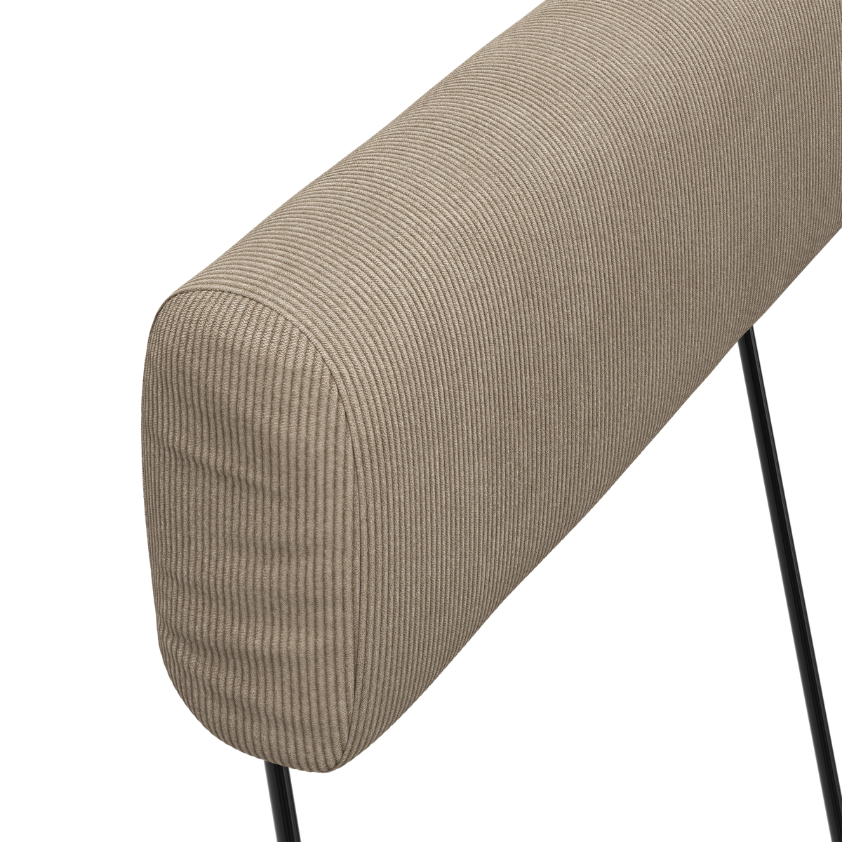 Nærbillede af cylindrisk ryglæn i beige rillet tekstil med sorte metalben.