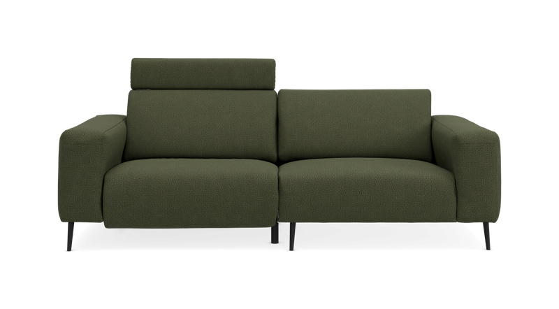 Grøn to-personers sofa med justerbar nakkestøtte, set forfra på hvid baggrund._ps