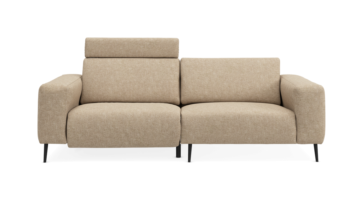 Beige 2-personers sofa med justerbart nakkestøtte, frontvisning på neutral baggrund.