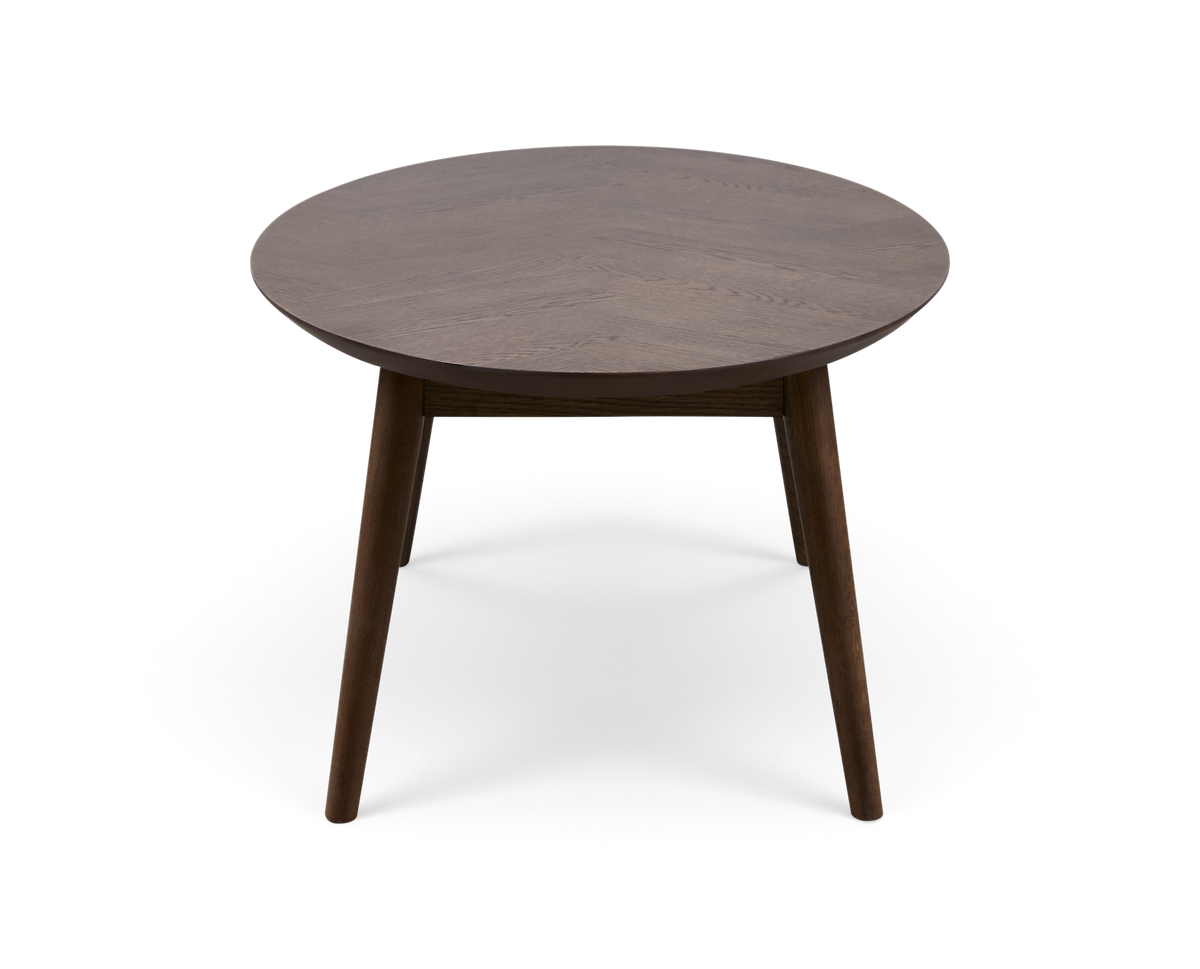 Rundt sidebord i mørkt træ med tre ben, fritlagt produktbillede.