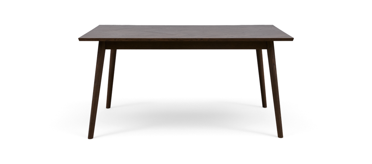 Rektangulært spisebord i mørkebrunt træ med slanke, tilspidsede ben, frontvisning.