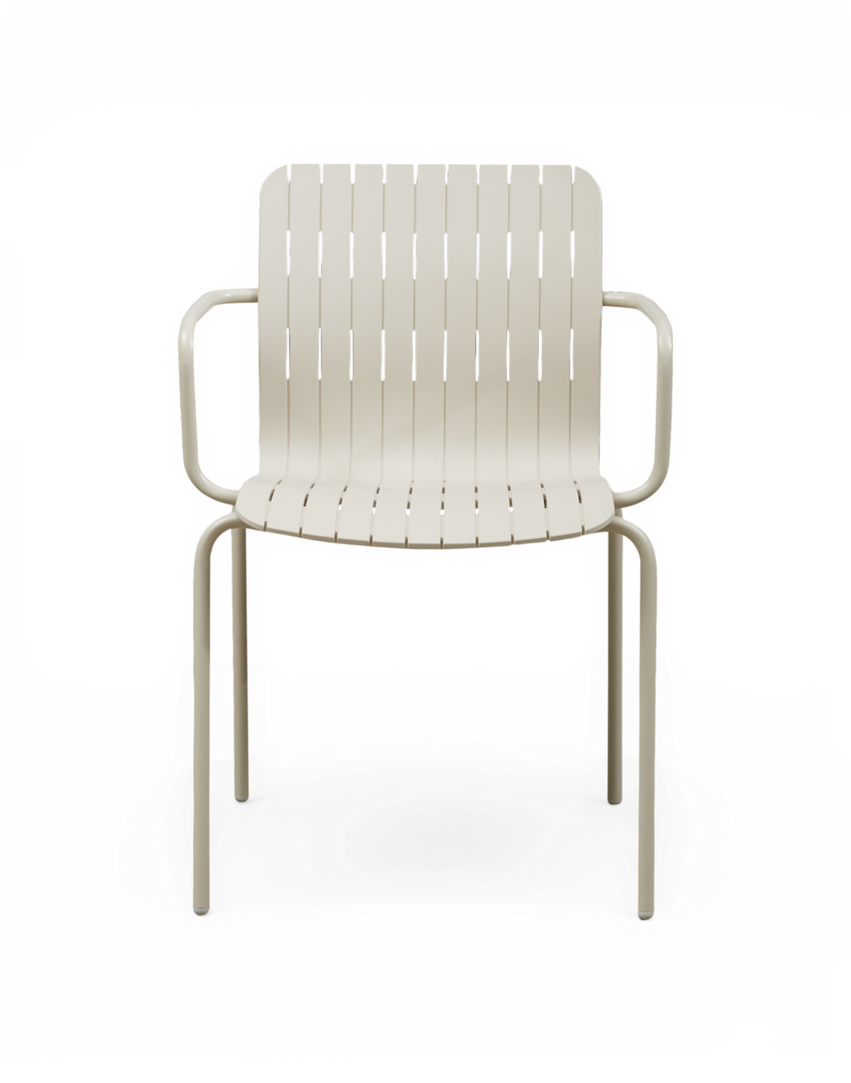 Hvid/beige metalstol med armlæn og lameller, frontvisning frilagt.