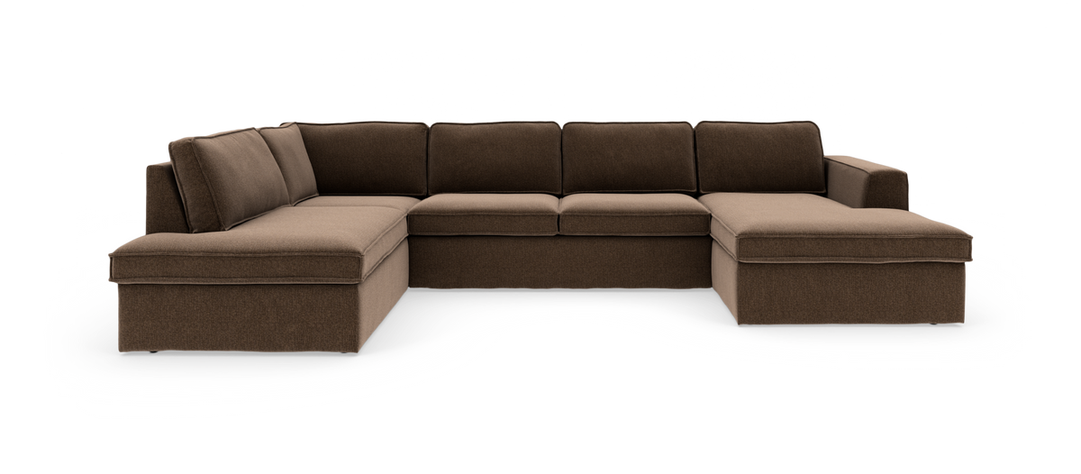 Brun U-sofa i stof med chaiselong i begge ender, frilagt produktbillede.