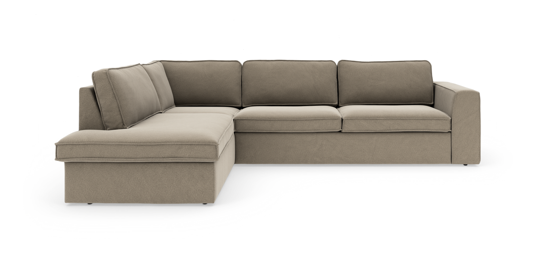 Beige L‑formet modulsofa med chaiselong til venstre på hvid baggrund.