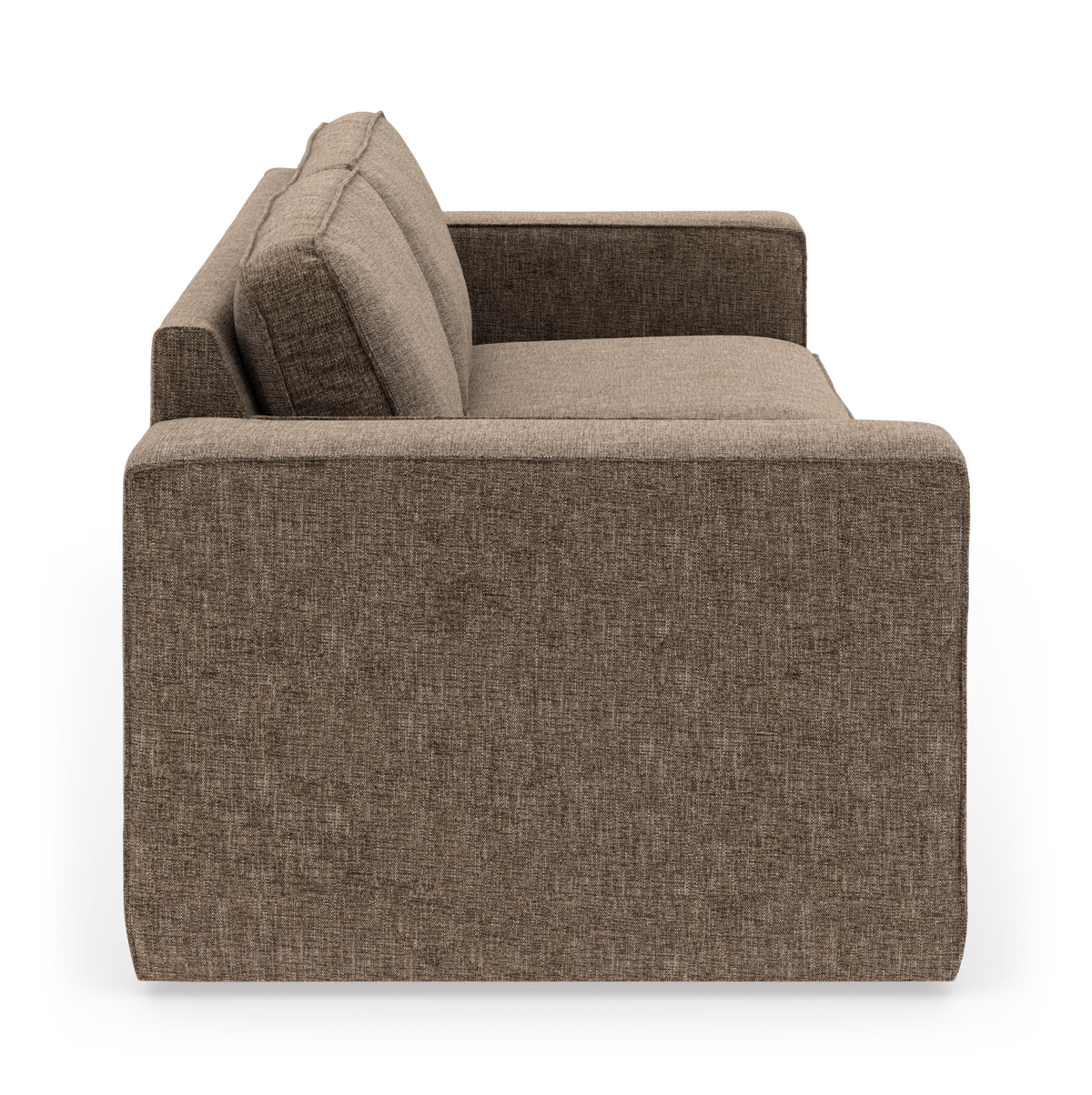 Brun stofsofa set fra siden på hvid baggrund.