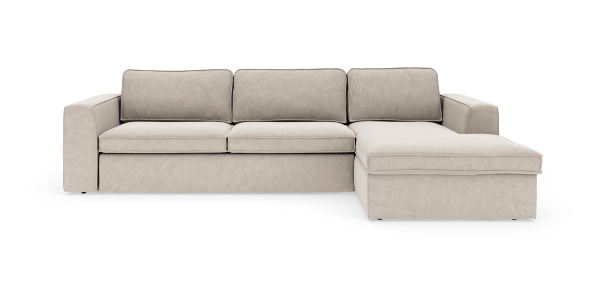 Beige hjørnesofa med chaiselong til højre, moderne og minimalistisk, frilagt på hvid baggrund.