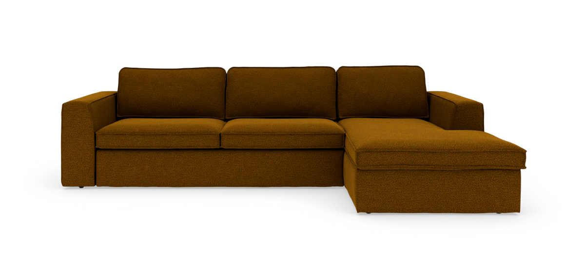 Hjørnesofa med chaiselong højre i sennepsgul/brun tekstil, frilagt på hvid baggrund.