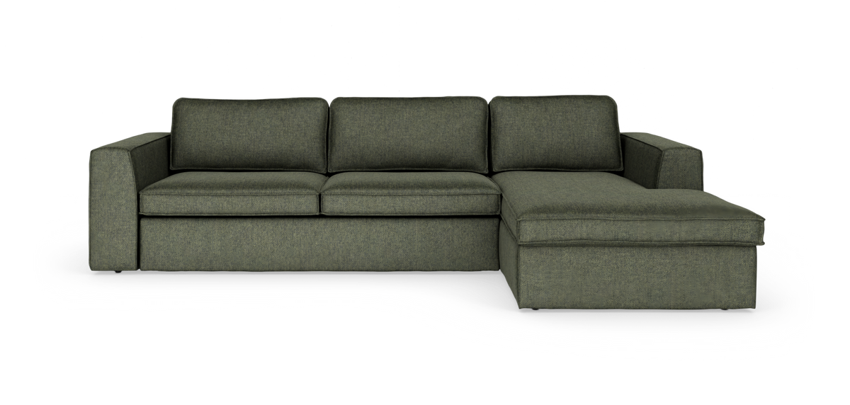 Mørkegrøn, moderne 3-personers sofa med højre chaiselong i stof, enkel og boxet design på hvid baggrund.