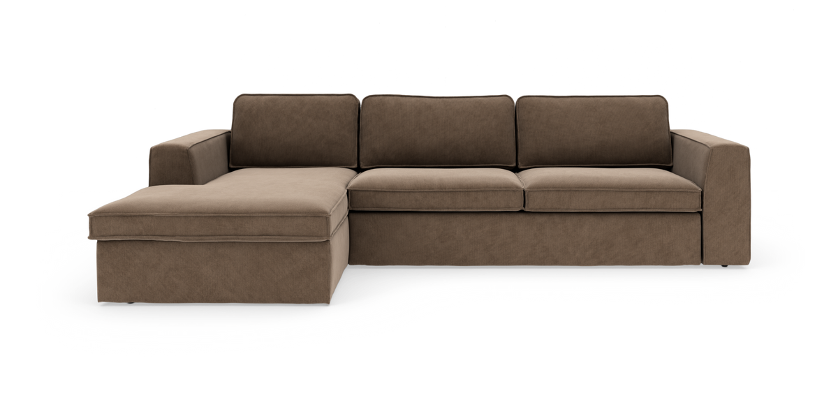Brun modulsofa med venstrevendt chaiselong, frontvisning på hvid baggrund.