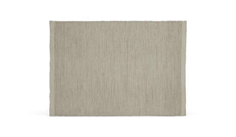 Beige rektangulært tæppe med subtil vævstruktur.