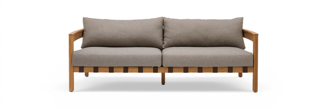 Topersoners sofa i træ med grå hynder, frontvisning på neutral baggrund.