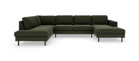 Mørkegrøn U-formet modulsofa med chaiselonger i begge ender og slanke sorte ben, frilagt på hvid baggrund.
