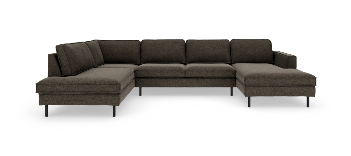 Mørkebrun U-formet modulsofa med chaiselonger på begge sider og slanke sorte ben.