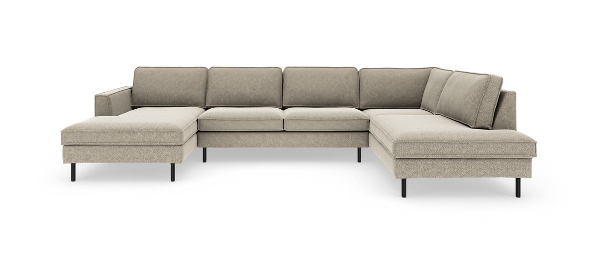 Beige U‑formet modulsofa med chaiselonger i begge ender og slanke sorte metalben, frilagt på hvid baggrund.