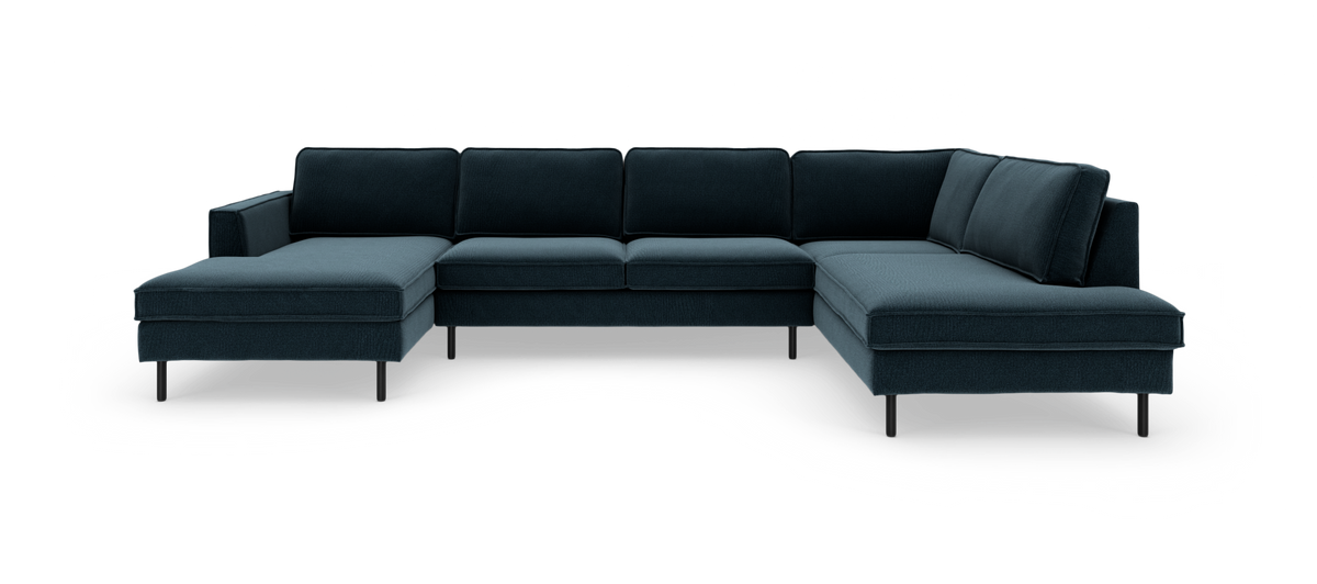 Mørk petrol U-formet sofa med chaiselong i begge ender og metalben, frilagt på hvid baggrund.
