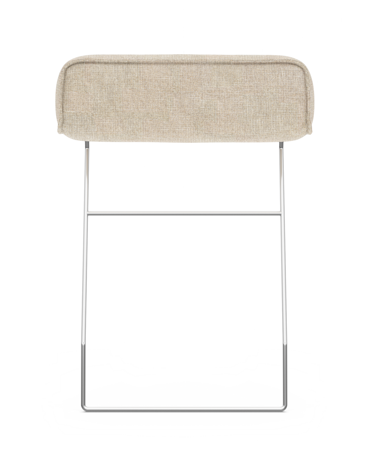 Beige polstret bænk/skammel med krom slædeben fotograferet forfra på hvid baggrund.