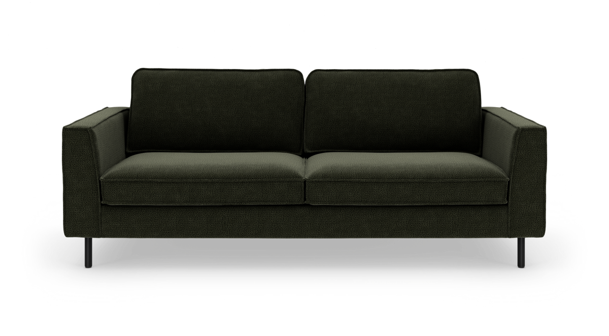 Mørkegrøn 3-personers sofa med rette armlæn og sorte metalben, set forfra på hvid baggrund.
