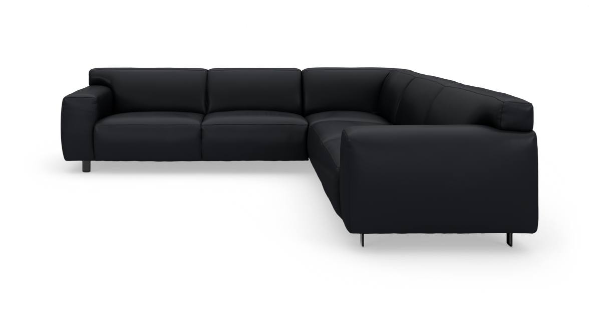 Sort L‑formet hjørnesofa med lave metalben på hvid baggrund.
