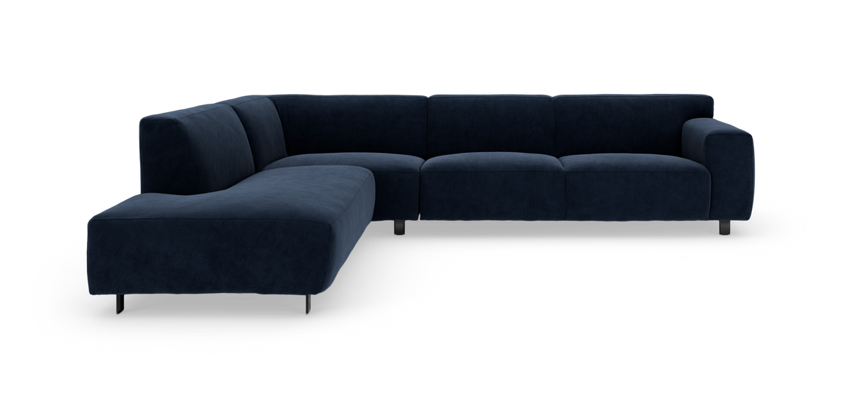 Mørkeblå modulær hjørnesofa med venstre chaiselong og metalben, frilagt på hvid baggrund.