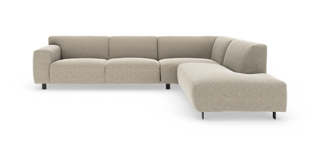L‑formet beige modulsofa med chaiselong til højre på hvid baggrund.