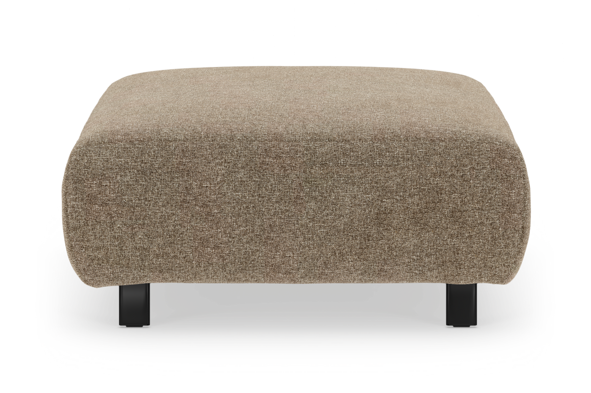 Kvadratisk puf i beige/brunt tekstil med sorte ben, frontvisning på hvid baggrund.