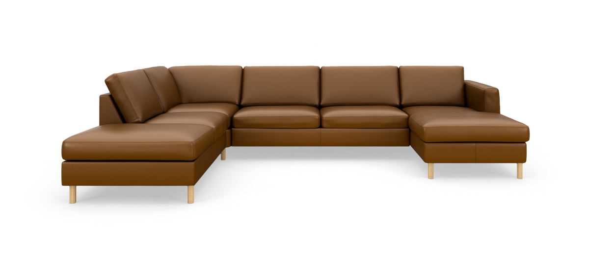 Brun modulsofa i læder med chaiselong i begge ender, frilagt på hvid baggrund.