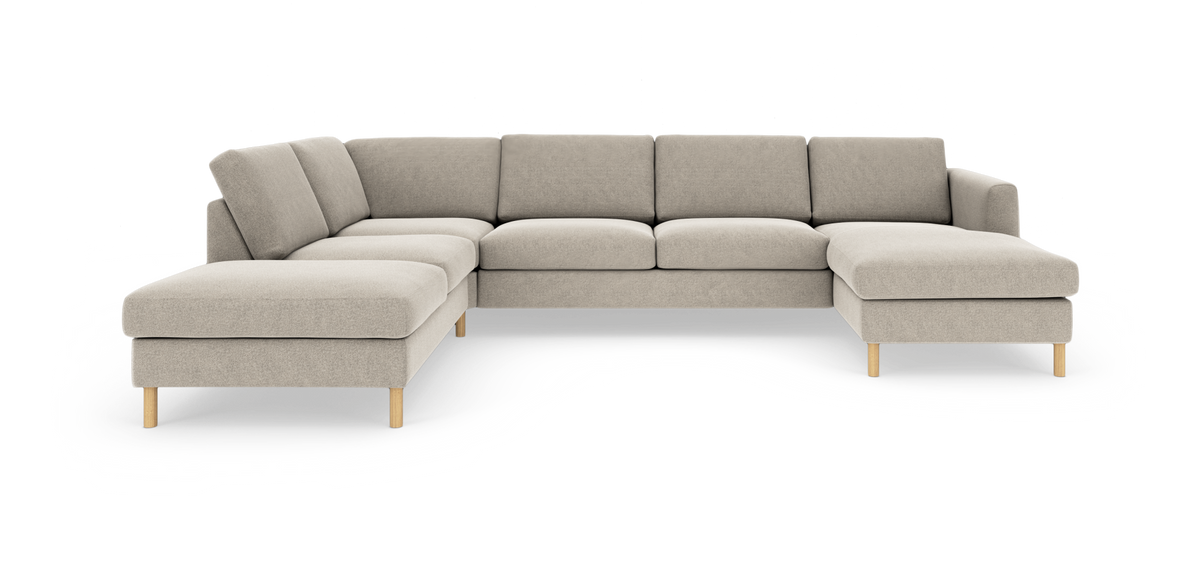 Beige U-sofa i stof med træben, modulær hjørnesofa med chaiselonger på begge sider.