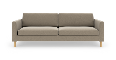 Beige 3-personers stofsofa med lige armlæn og lyse træben, set forfra på hvid baggrund.