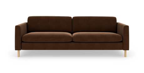 Brun 3-personers sofa med lige armlæn og lyse træben, frilagt på hvid baggrund.
