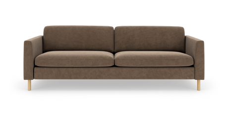 Brun 3-personers sofa med lige armlæn og træben, frilagt på hvid baggrund.