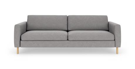 Grå tresæders sofa med træben, fotograferet forfra på hvid studiobaggrund.