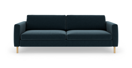 Mørkeblå, moderne 3-personers sofa med lige armlæn og lyse træben, frilagt på hvid baggrund.