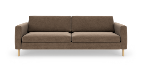 Brun tresæders sofa med lige armlæn og lyse træben, set forfra på hvid baggrund.