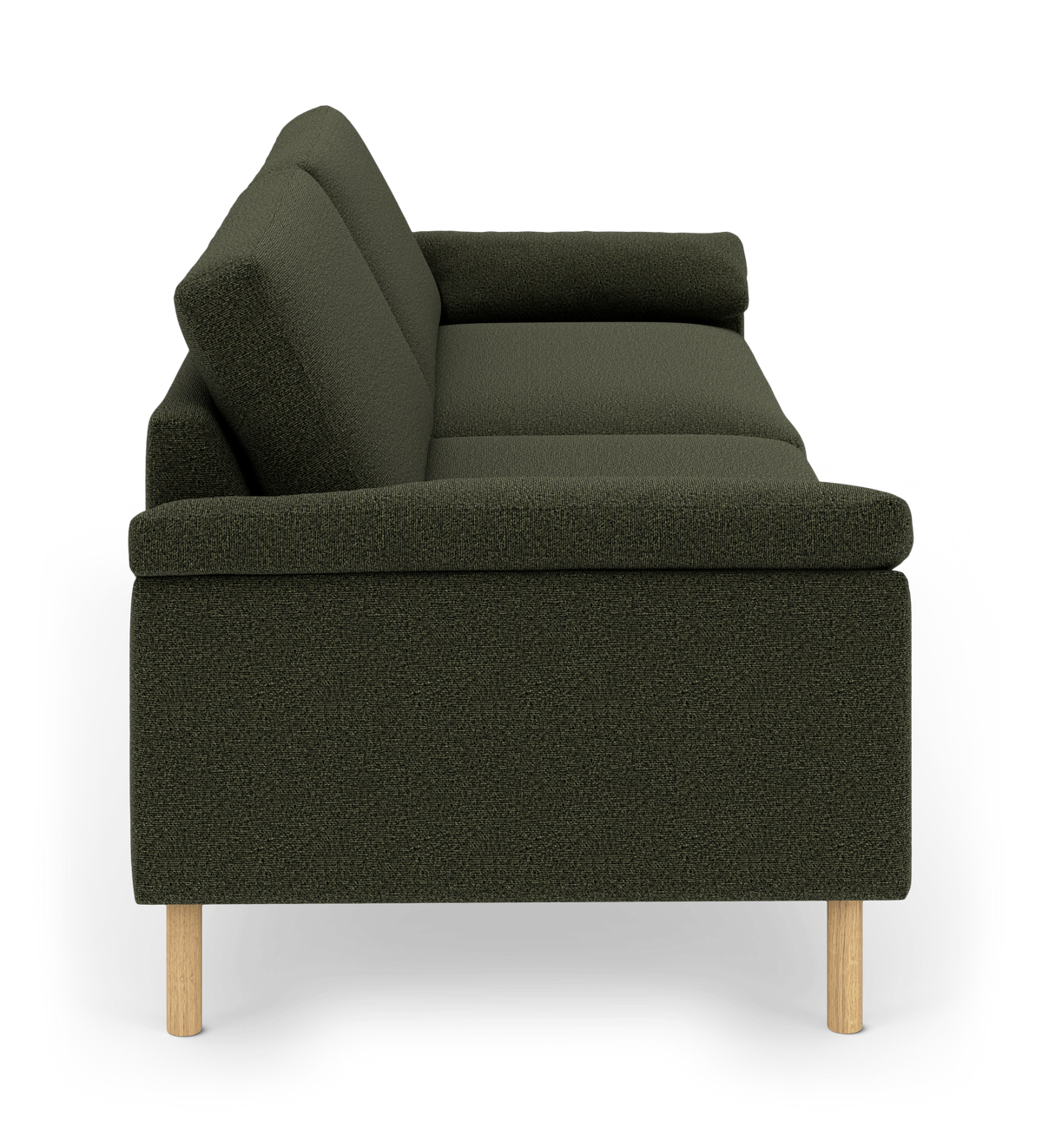 Mørkegrøn sofa i sidevisning med træben på hvid baggrund.