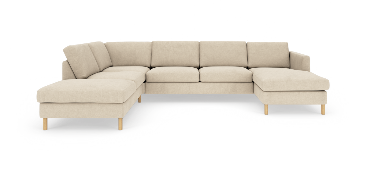 Beige U-formet hjørnesofa med to chaiselonger og træben, fritlagt på hvid baggrund.