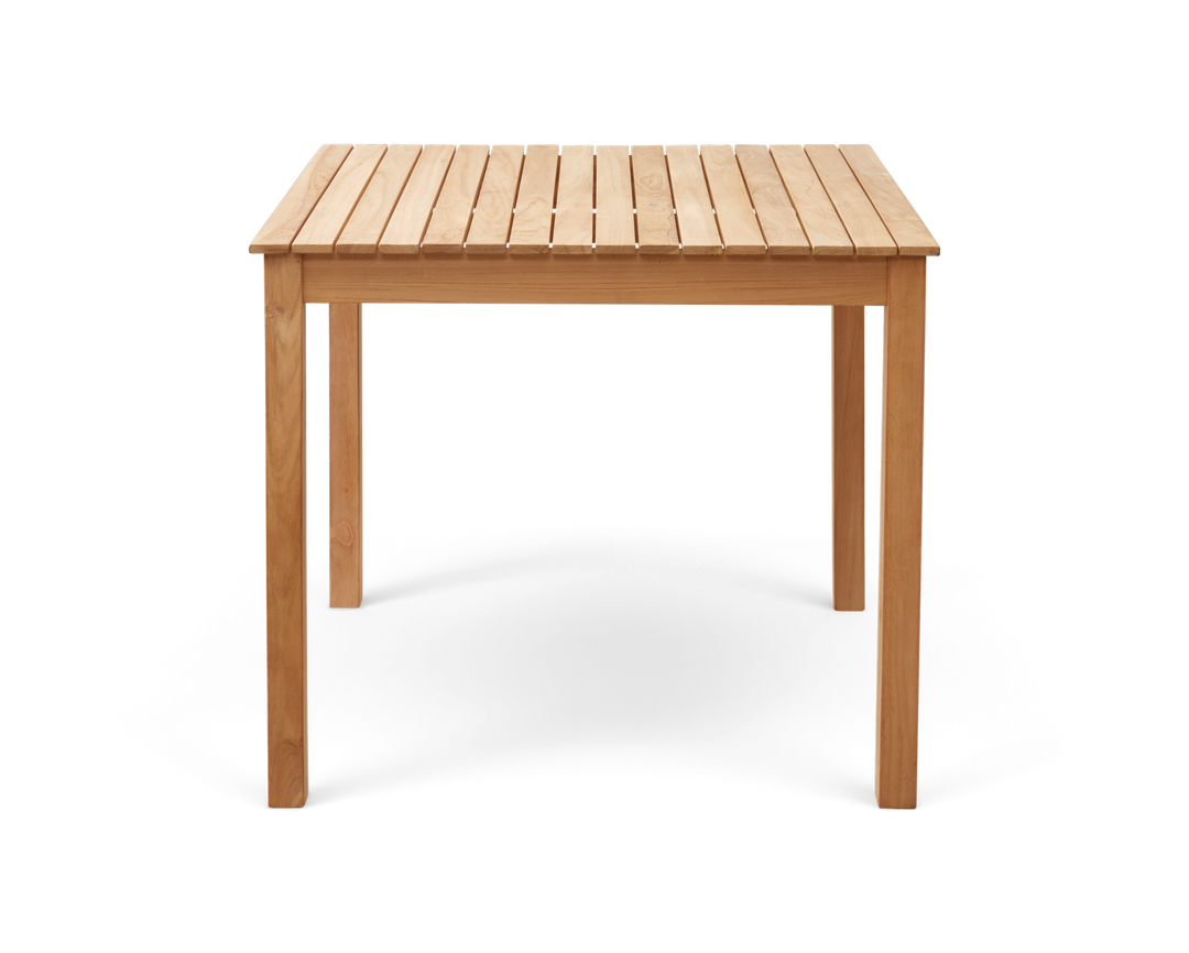 Kvadratisk bord i massivt træ med lamel-bordplade, frontvisning.