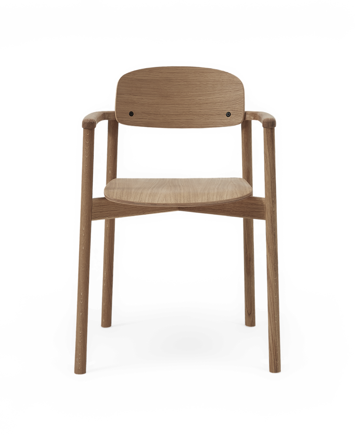 Minimalistisk armstol i eg med rundet ryglæn og armlæn, frilagt forfra.