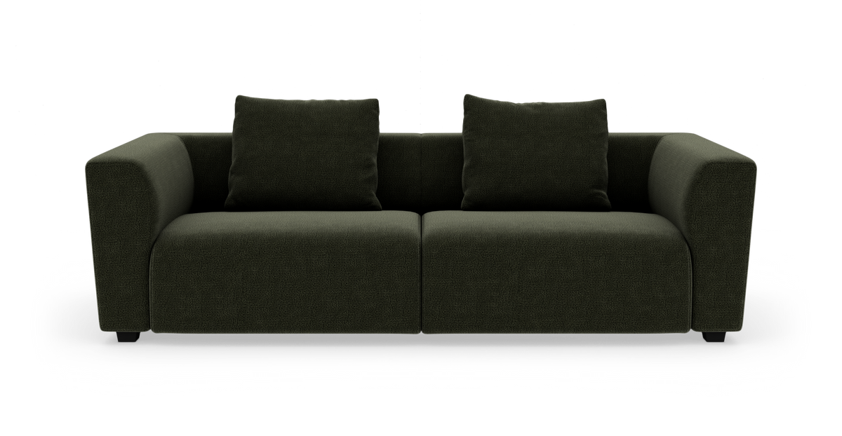 Mørkegrøn to-personers sofa med to puder, frontvisning på hvid baggrund.
