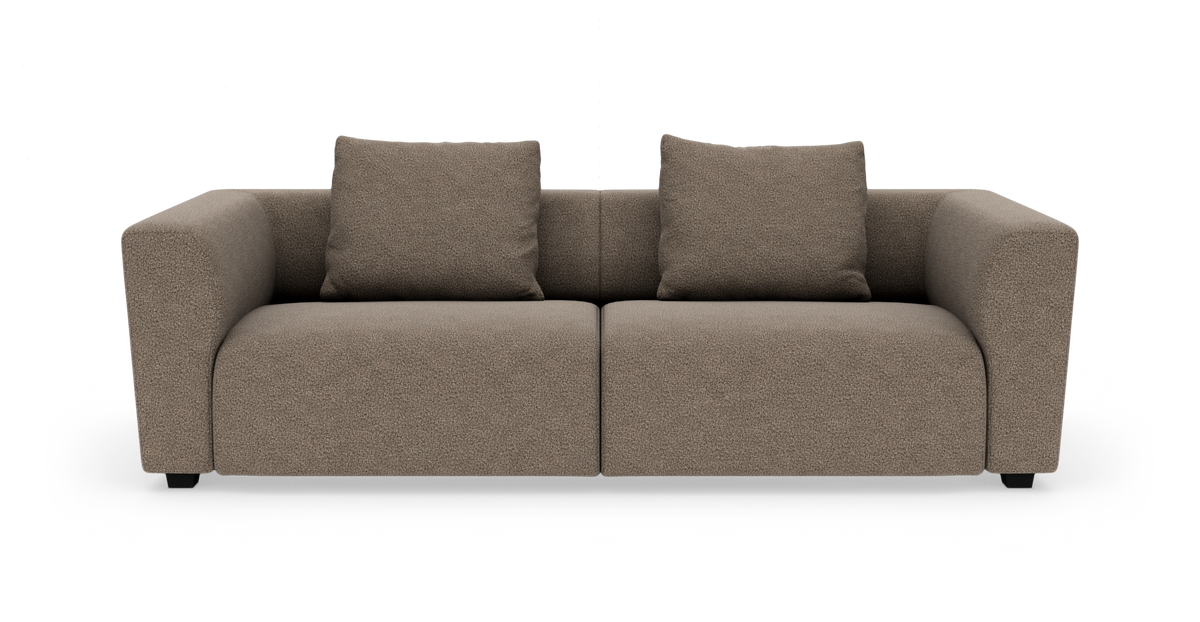Beige 2-personers sofa med to løse ryghynder, frontvy, frilagt på hvid baggrund.