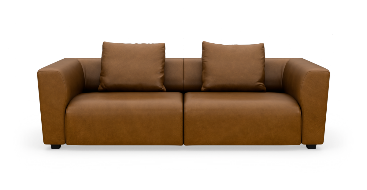 Brun lædersofa med to sæder og to puder, set forfra.