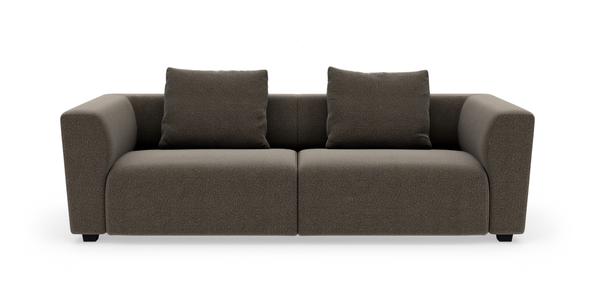 Brun to-sæders sofa med to ryghynder på hvid baggrund.