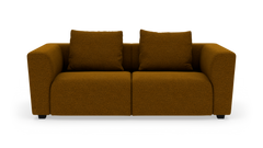 Brun-gul 2-personers sofa med to ryghynder, fotograferet lige forfra på hvid baggrund.