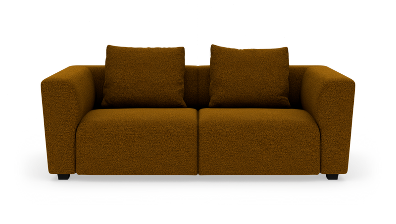 Brun-gul 2-personers sofa med to ryghynder, fotograferet lige forfra på hvid baggrund._ps