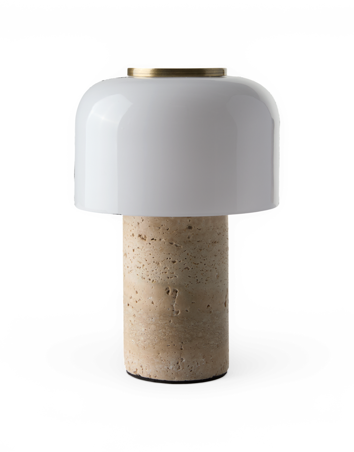 Bordlampe med hvid glaskuppel, messingdetalje og cylindrisk fod i travertin.