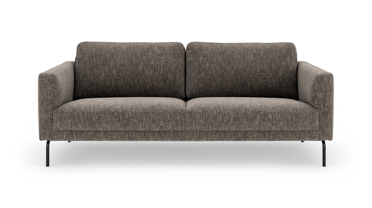 Moderne 3-personers sofa i gråmeleret stof, frontvisning på hvid baggrund.