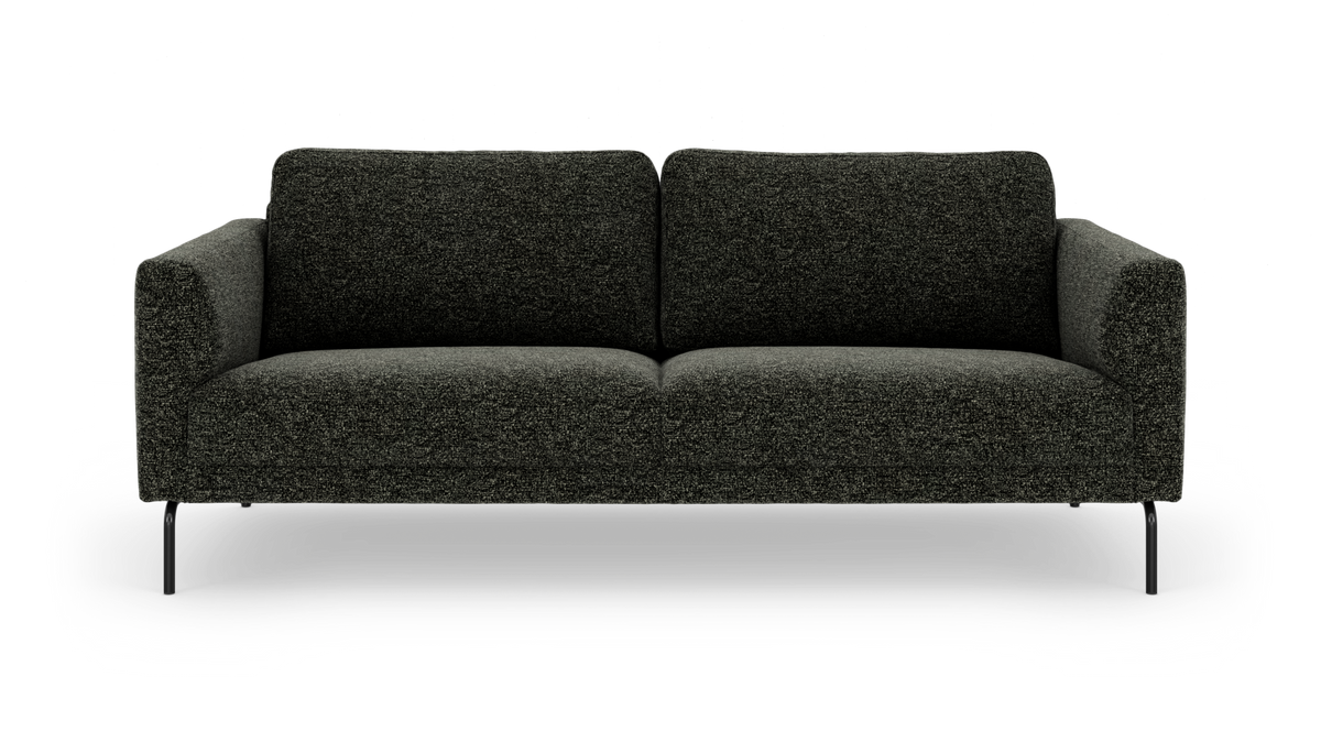 Mørkegrå 3-personers sofa i tekstil med slanke metalben, frontvisning, frilagt på hvid baggrund.