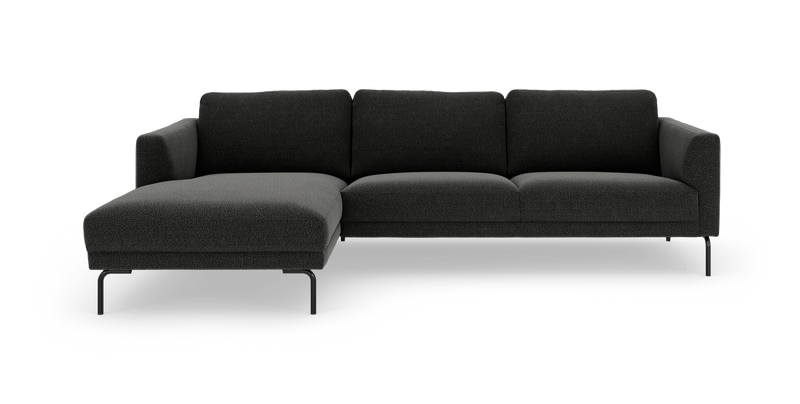 Mørkegrå modulsofa med venstrevendt chaiselong på slanke metalben, frilagt på hvid baggrund._ps