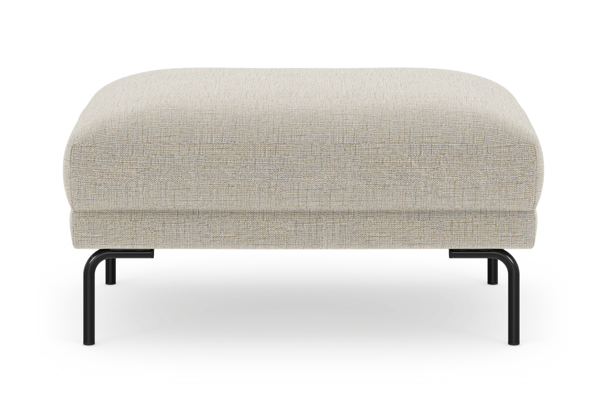Beige polstret fodpuf med sorte metalben, frilagt frontvisning.