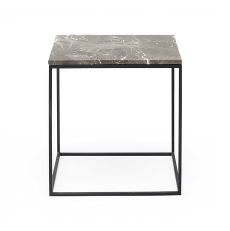 Kvadratisk sidebord med brungrå marmorplade og sort metalstel.