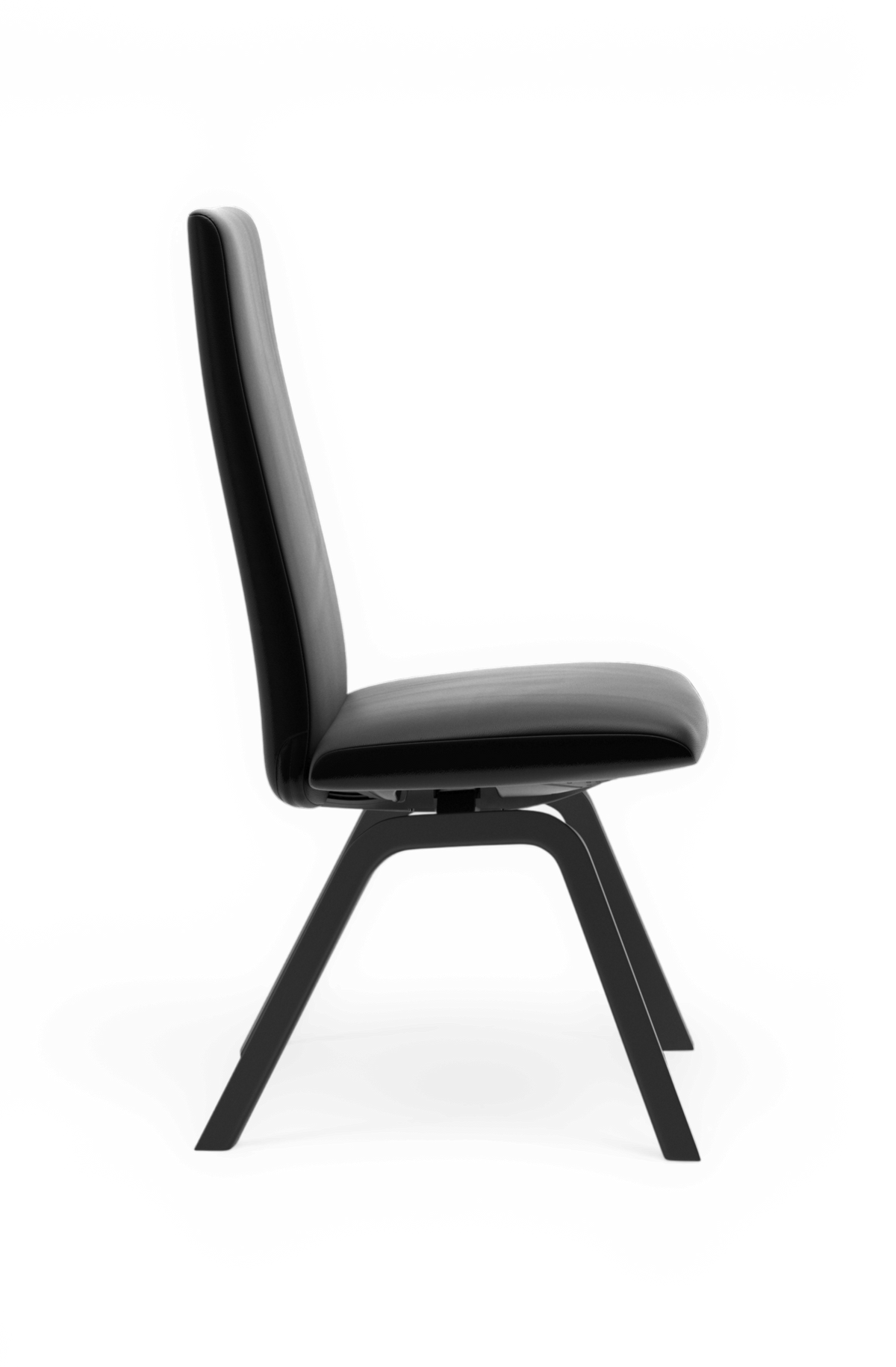Moderne sort loungestol i sideprofil, frilagt mod sort baggrund.
